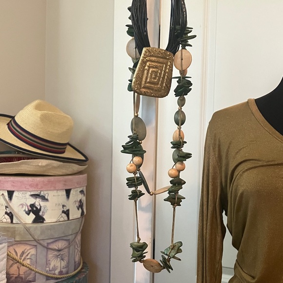 4 piece dress/pants/top/necklace bundle - Picture 4 of 7